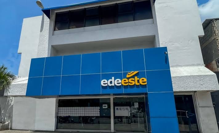 Edeeste responde a comunidad de Capotillo y exhorta a usuarios regularizar su servicio eléctrico para garantizar una solución sostenible